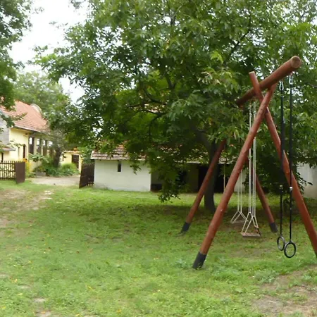 Serbian Village Farmhouse * Stara Moravica